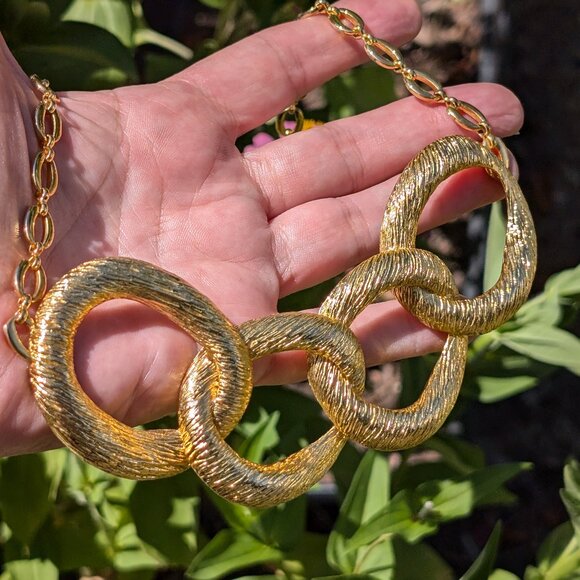 Signed Parklane Textured Gold Circle Link 70s Statement Necklace - Picture 5 of 8